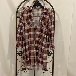 Ladies: Extra long button down shirt